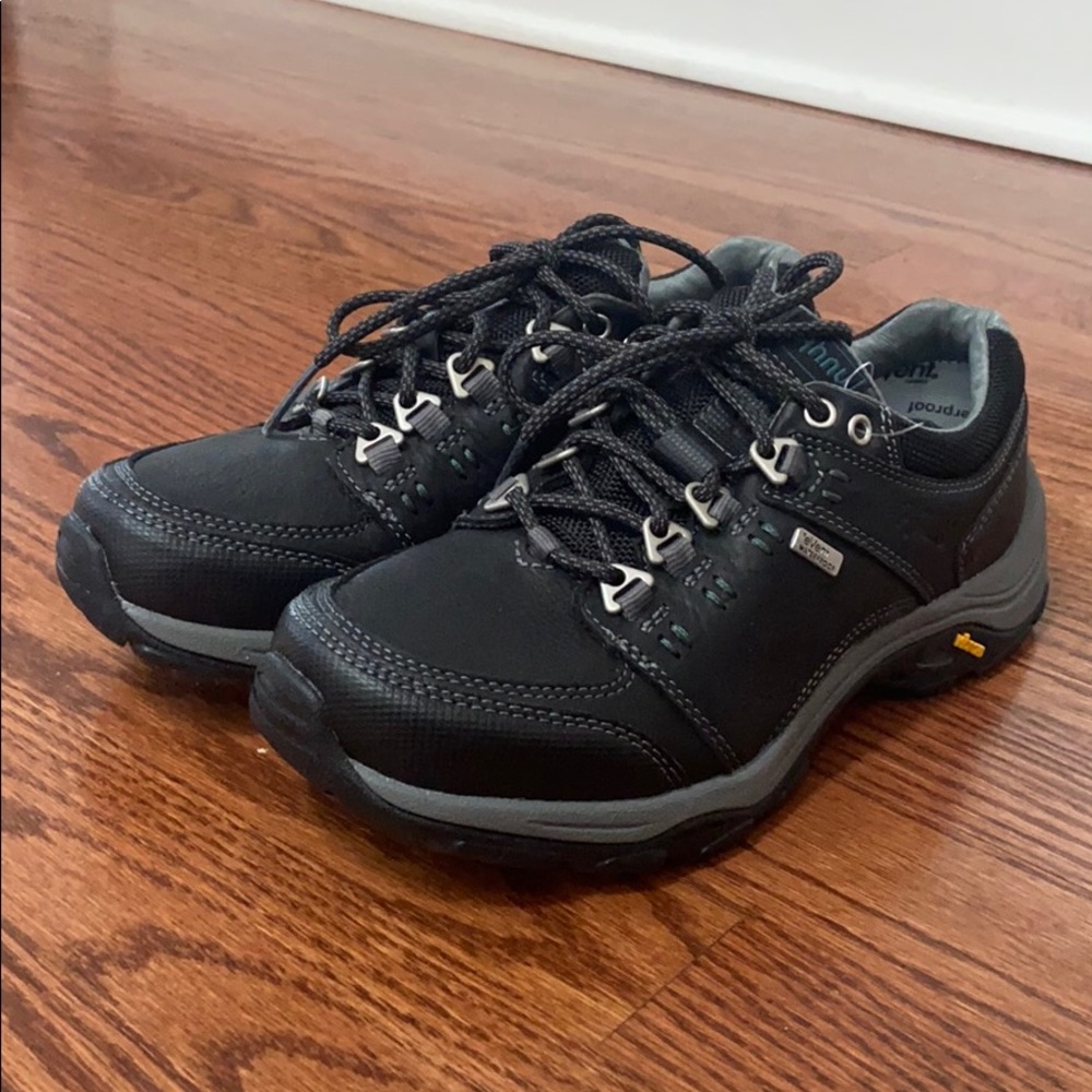 NWOT women's ahnu montara iii fg event waterproof